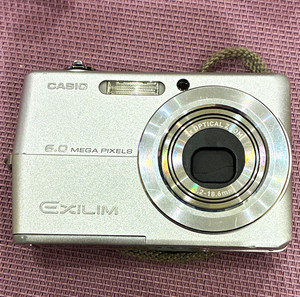 Casio EXILIM EX-Z600 Compact Digital Camera 6.0MP 3x Zoom Silver 2.7in