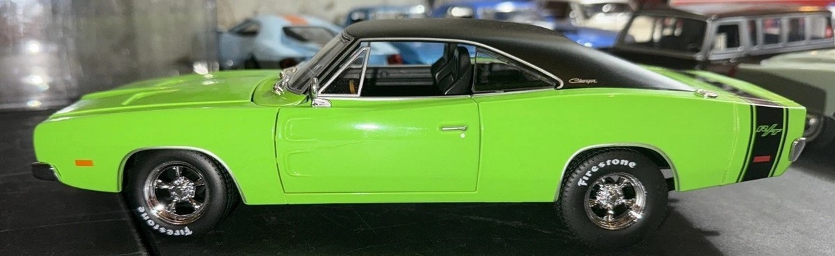 1/18 ダッジチャージャーR/T Dodge Charger R/T 1969 1/18 1969 Dodge Charger R/T Charger RT Metallic (Black