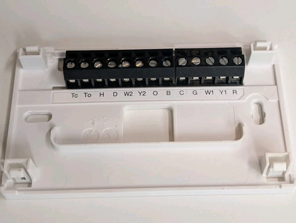 Lennox ComfortSense 7500 CS7500 Universal Programmable Thermostat 106144-01 Used - Image 4 of 4