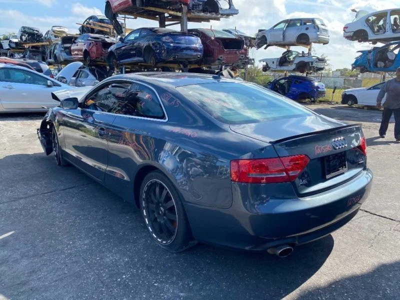 Antena de aleta de tiburón montada en el techo 2008 2009 2010 2011 2012 Audi A5 cupé Foto 4 de 4