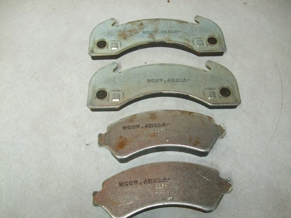 Formula Blue FPD225HD International Truck Disc Brake Pads-New-One Set - Image 3 of 3