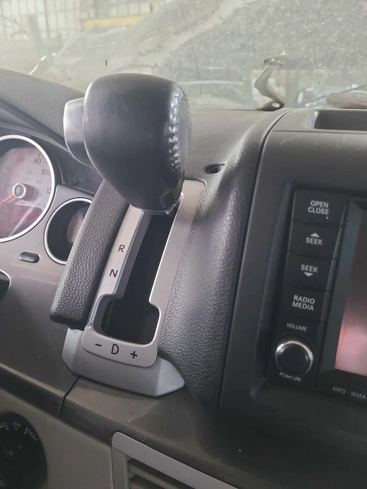 09-14 VW ROUTAN AUTOMATIC DASH GEAR Shifter 3.8L OEM - Image 4 of 4