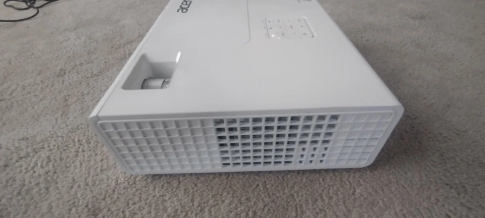 ACER P1173 Pojector - 3000 ANSI Lumens - Working Great!!!! - Image 3 of 4