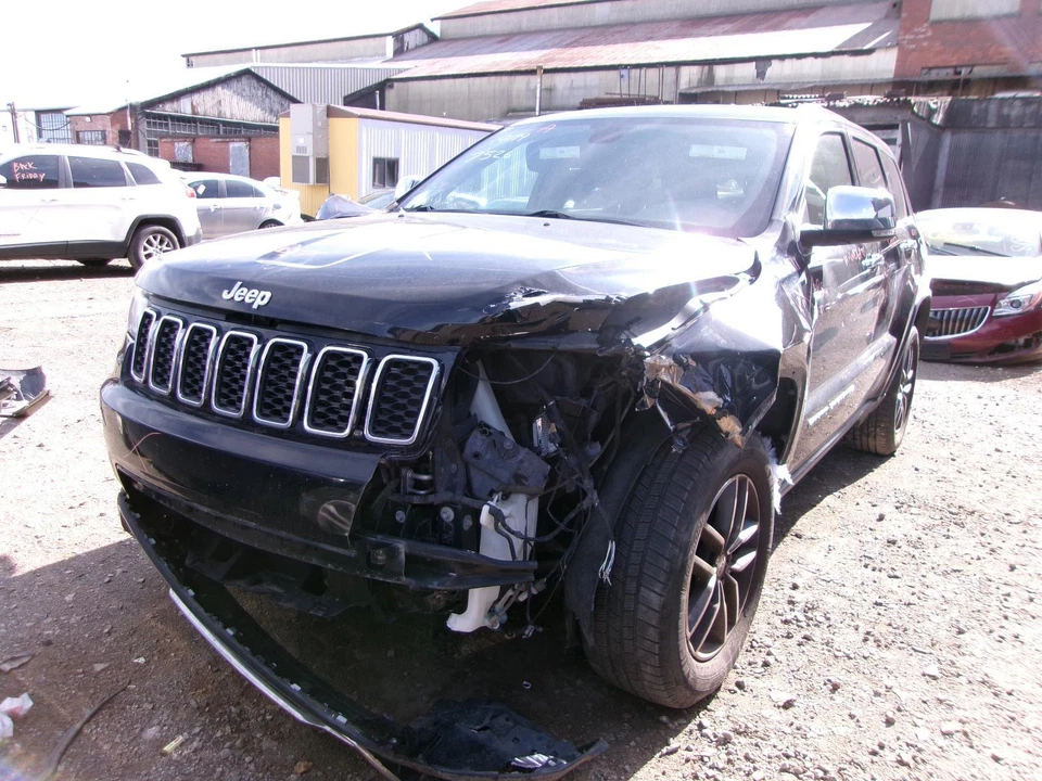 Used Right Quarter Glass fits: 2017 Jeep Grand cherokee chrome moulding privacy - Image 2 of 4