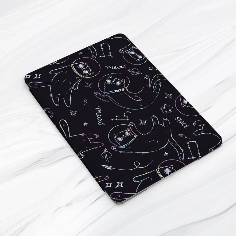 Lindo estuche artístico negro Cats In Space para iPad 10.2 Air 3 4 5 Pro 9.7 11 12.9 Mini Foto 3 de 4