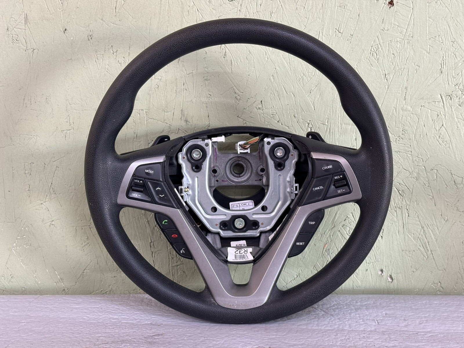 OEM 20122017 HYUNDAI VELOSTER STEERING WHEEL WITH CONTROL SWITCH eBay