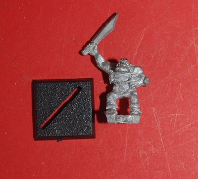 Warhammer - Orks & Goblins - Marauder - Classic MM20 Orkkrieger mit Schwert OR14