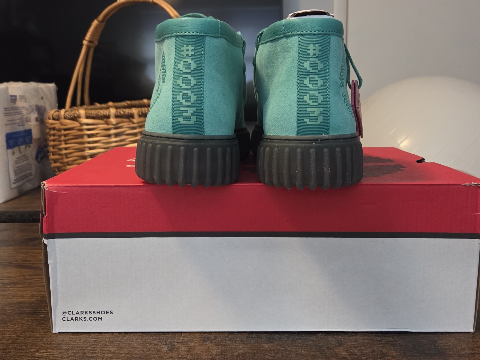 Clarks Pokemon Chukka Boots Venusaur Size 10.5 image 3
