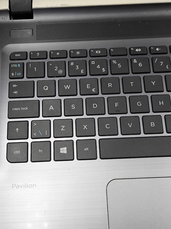 HP Pavilion 15-ab135no Laptop - Aktiv Kosmetik Kleidung Nein SSD - Bild 2 von 4