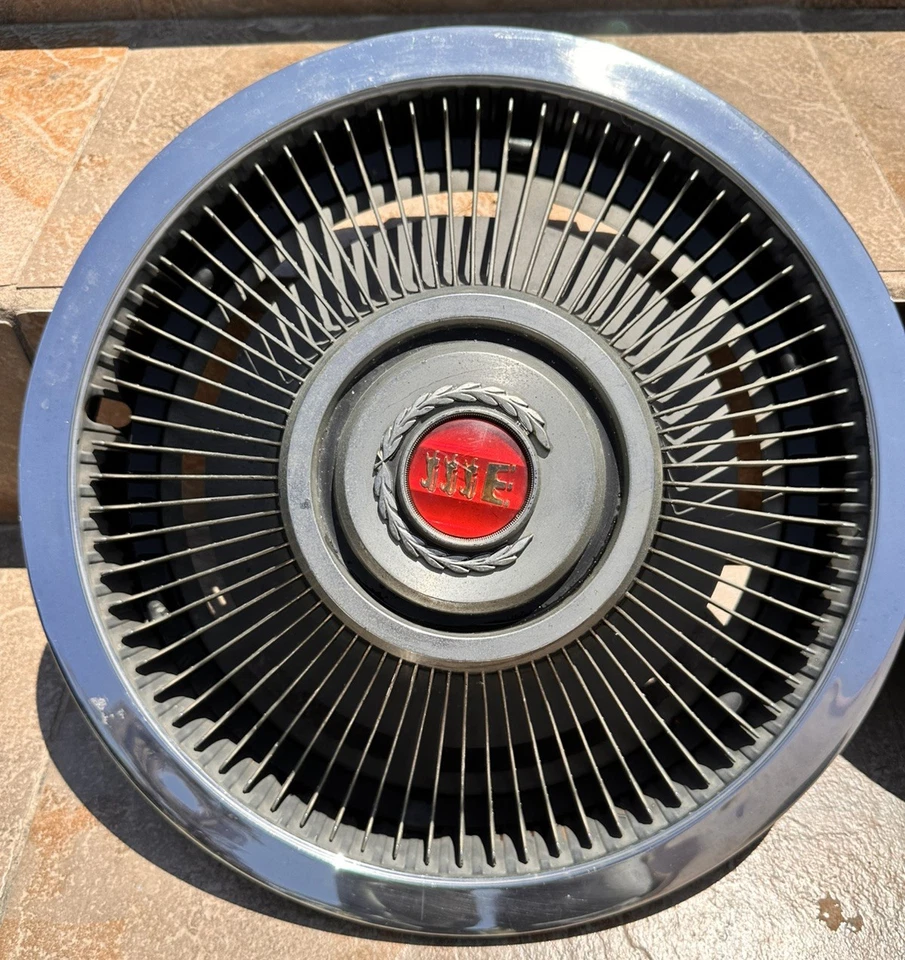 Ford Gran Torino 1974 1975 1976 tapacubos turbina 15" con emblema lote de 2 Foto 2 de 4