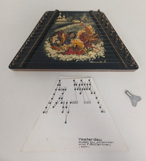 Vintage Russian Lap Harp Zither Traditional Troika Sleigh Art & Key B77 P326