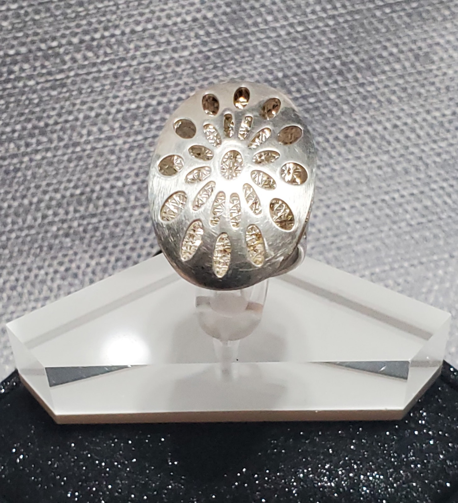 Sterling Silver Bubble Floral Pattern Sunburst Ar… - image 3