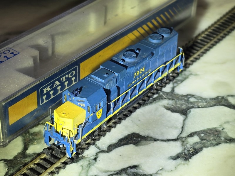N Scale Kato GP38-2 #176-015 D&H #7324 Delaware Hudson Custom Painted