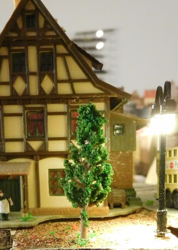20 Dark Green Fir Trees, 48 mm High - Picture 2 of 12