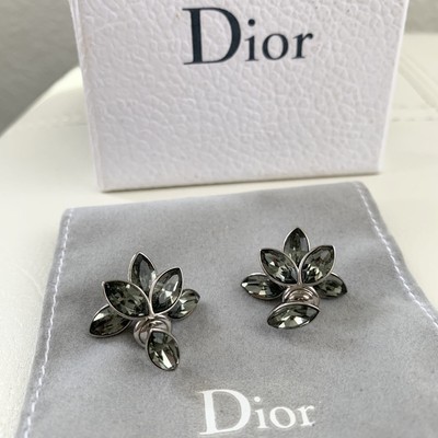 dior flower earrings