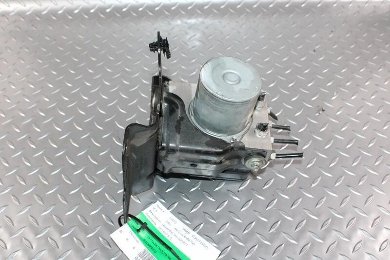 2017 Ford F250SD F350SD ABS Pump Assembly Thru 02/19/17 Foto 2 de 4