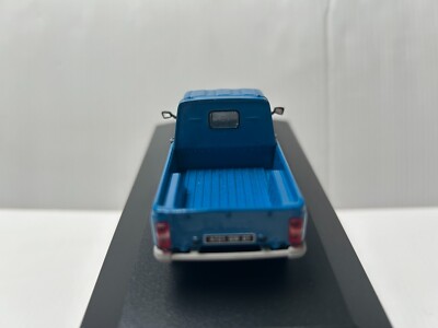 Miniature Renault F4 Pick Up 1979 Bleu Par Universal Hobbies - Échelle 1/43, Avec Défauts