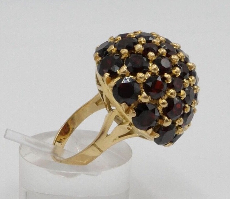 Extravagant solid ladies garnet gold ring 750/18K… - image 1