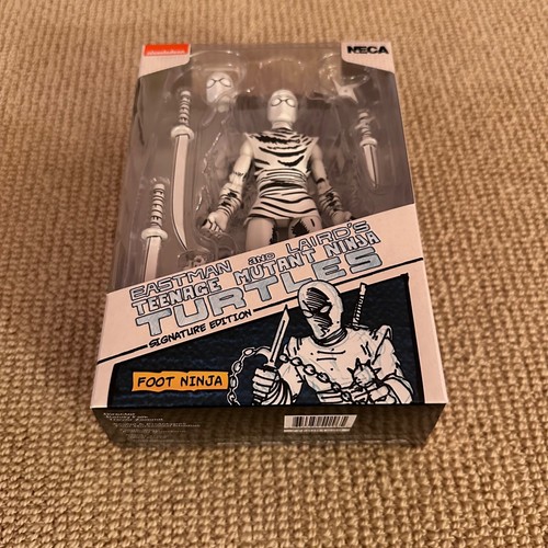 NECA TMNT Figura Teenage Mutant Ninja Turtles Foot Ninja Signature Edition Nuova con etichette - Foto 2 di 4