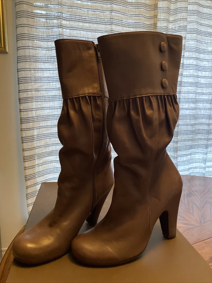 Botas de Tacón Chie Mihara Cunis 38 Excelente Estado Con Caja Original $608 Foto 3 de 4