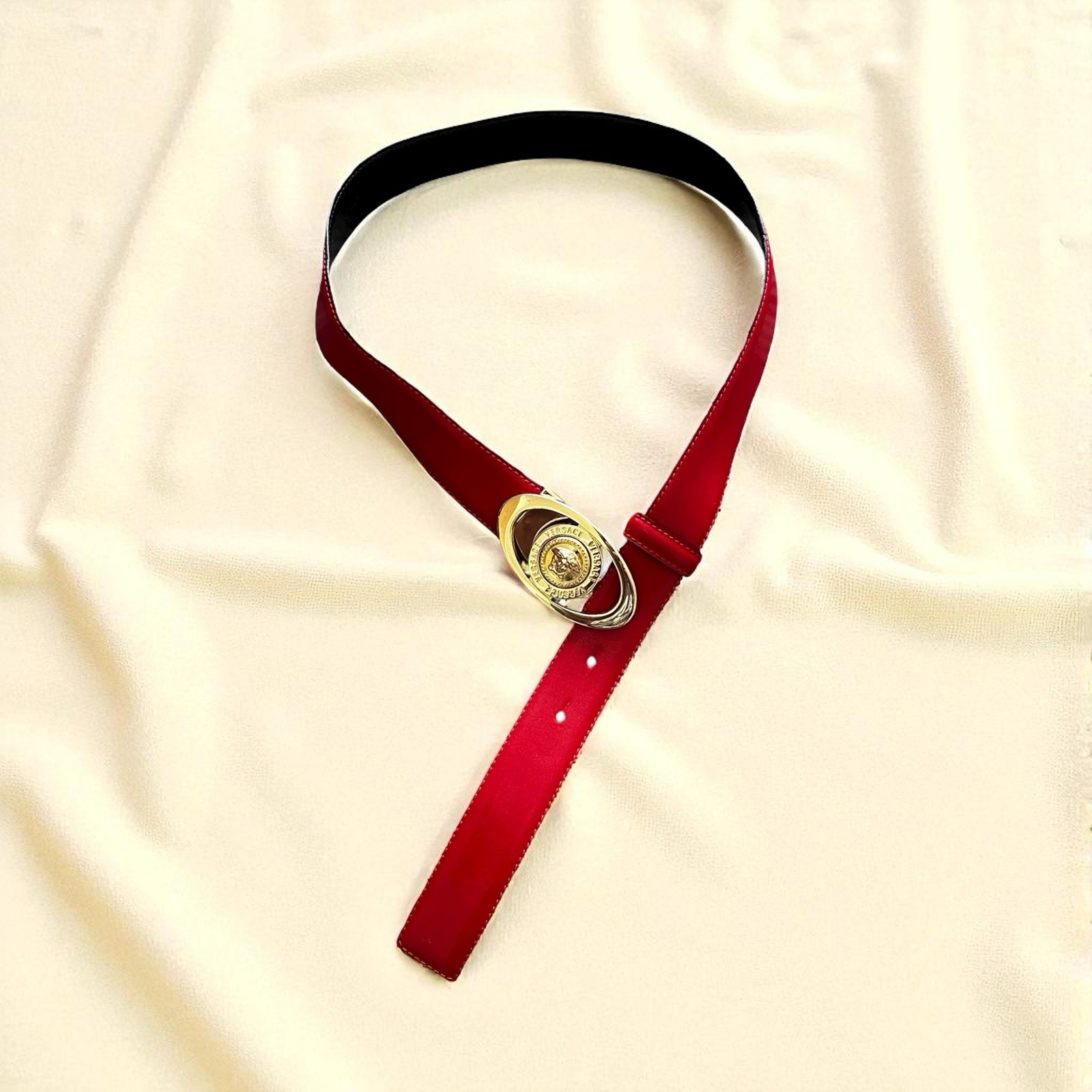 Gianni Versace Designer Vintage 90s Rare Red Leather Gold Medusa Head Belt  XS image 2