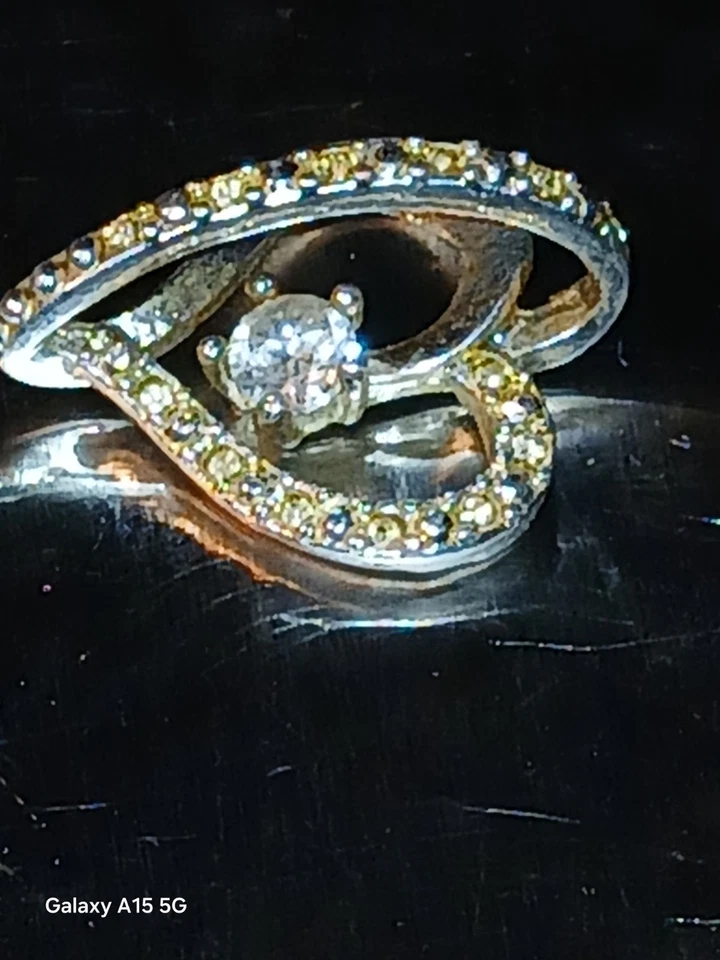 Colgante de oro blanco de 3,5 gramos de 10 k con diamante natural Foto 4 de 4