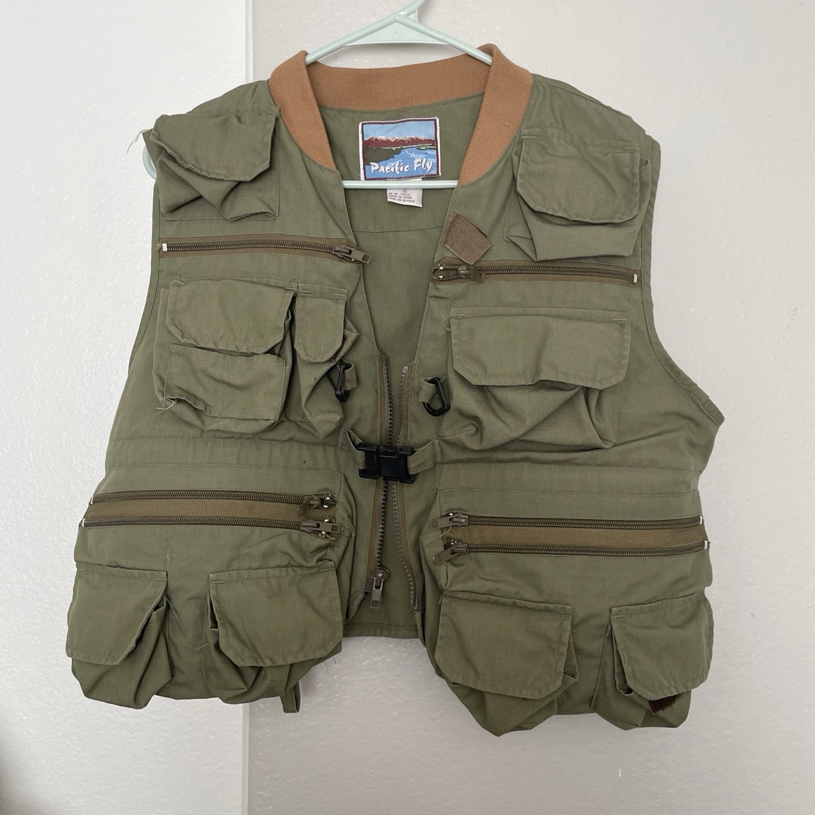 Pacific Fly Group Pro Fly Fishing Fisherman Vest Olive Small