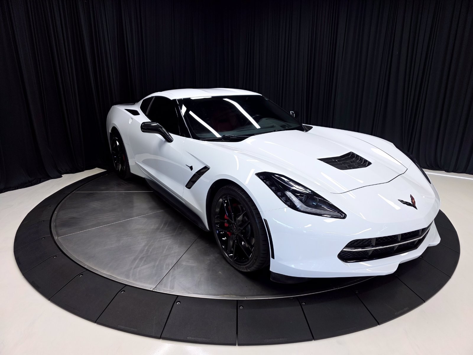2015 Arctic White Chevrolet Corvette   | C7 Corvette Photo 7