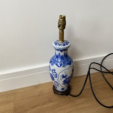 Vintage Blue and White China Lamp On Wood Base. Working Order. Great Condition
