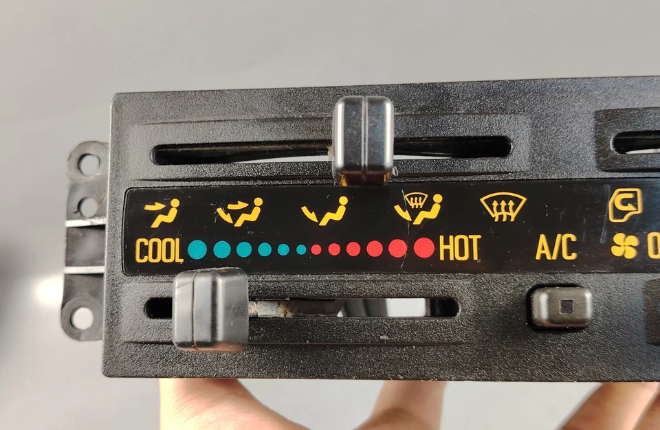 Isuzu NPR AC/Heater Climate Controller Panel AC Panel Switch Unit OEM JDM Used - Image 3 of 4