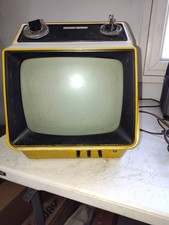 1975 GENERAL ELECTRIC PORTABLE TV Powers On SOUNDS Needs Antenna