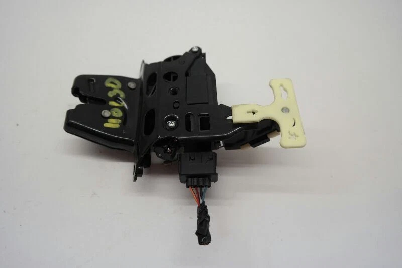 Actuador de bloqueo de maletero Buick Lacrosse 2009   Foto 3 de 4