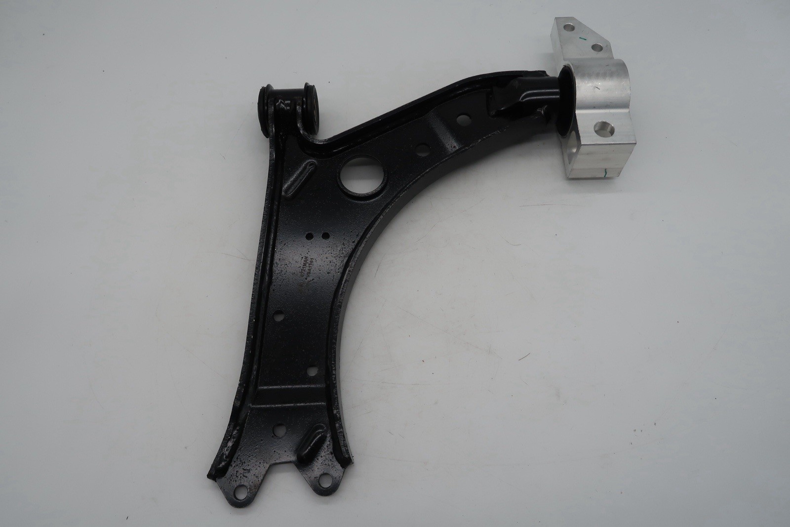 Front Right Lower Track Control Arm Fits Golf Caddy Scirocco A3 Octavia Leon