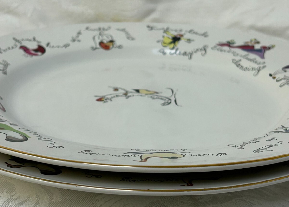 2 Rosanna Twelve Days of Christmas  Dinner Plates Holiday Retro 11" Gold Rim EUC