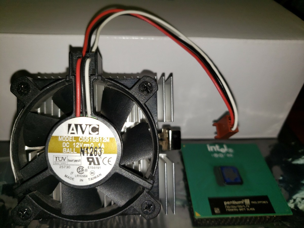 Intel Pentium III 733 MHz 733/256/133/1.7V SL4CG Socket 370