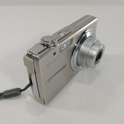 Olympus FE-230 7.1MP Digital Camera + Battery SD Card Charger