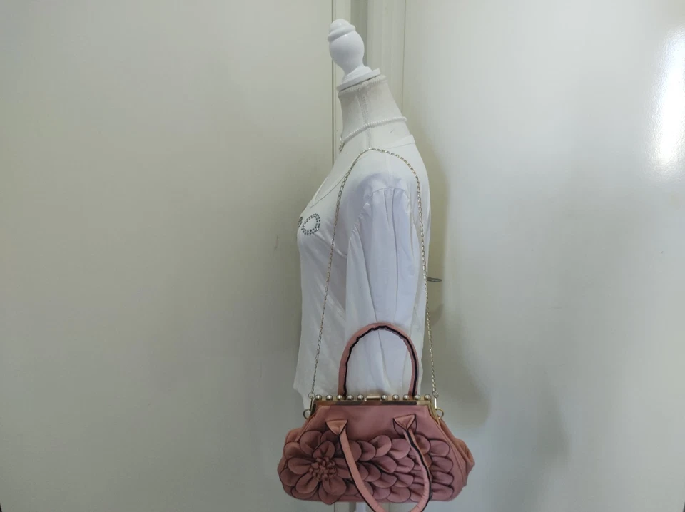 Beautiful 3D Flower Design Salmon Pink Double Handle Hand Bag With Long Chain. - image 2 of 4