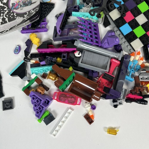 MEGA BLOKS Monster High Frankie Stein Sets Electrifying Room & School Fang Out - Picture 6 of 10
