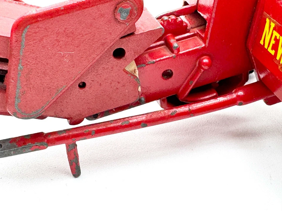 Advance Products New Holland Hayliner com enfardadeira lançadora tamanho pequeno - Imagem 4 de 4