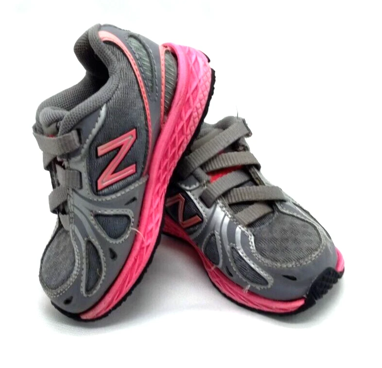 Tênis New Balance Running 890V3 cinza e rosa bebê/criança tamanho 5 - Imagem 4 de 4