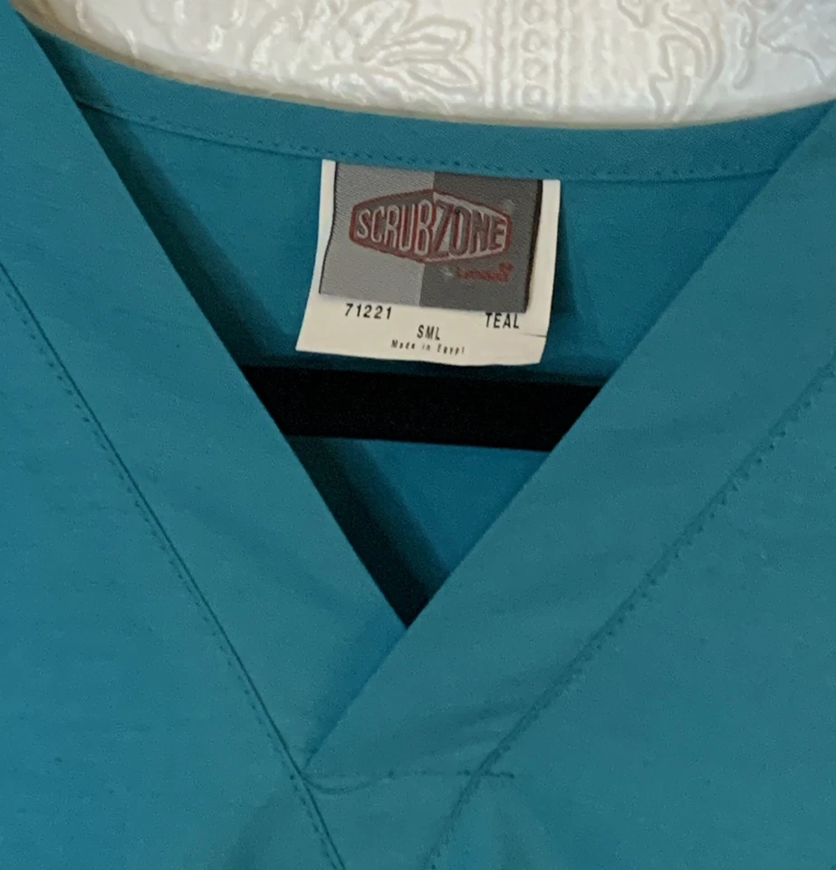 Blusa Médica ScrubZone Nueva para Hombre Talla Pequeña Color Verde azulado Foto 2 de 3
