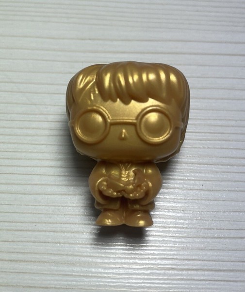 Funko Pop - Golden Harry Potter Quidditch - Kinder Joy -VT401 "K" Ultra Rare
