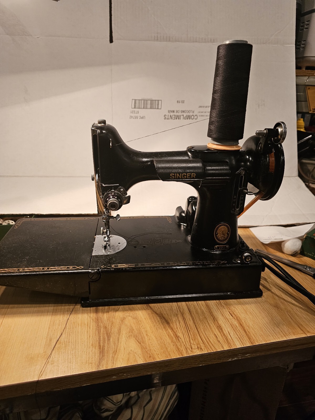 Vintage 1953 Singer 221J Featherweight, With Rare Feed Dog Cover