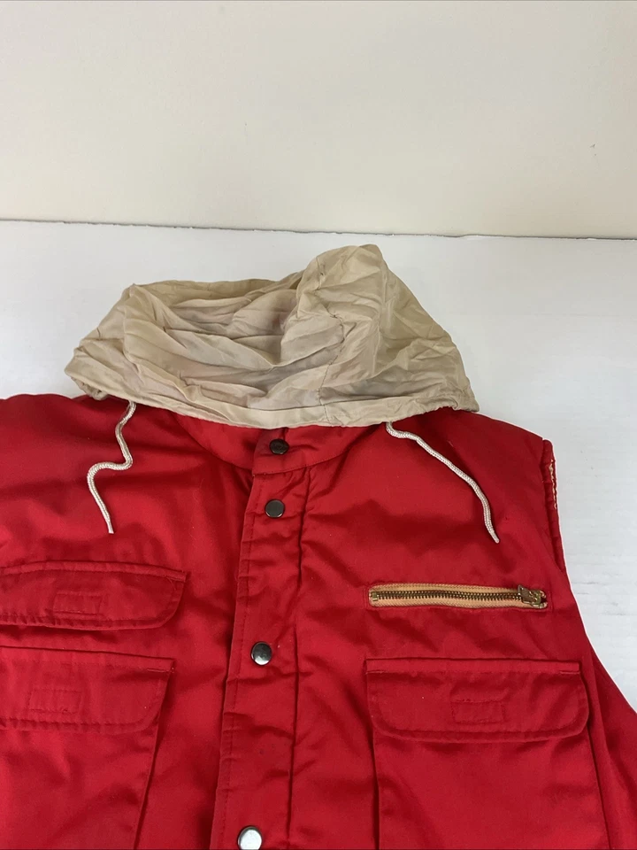 Vintage SEARS Fieldmaster Mens XL Puffer Vest Red Quilted Full Zip Pockets Hood - Image 2 of 4