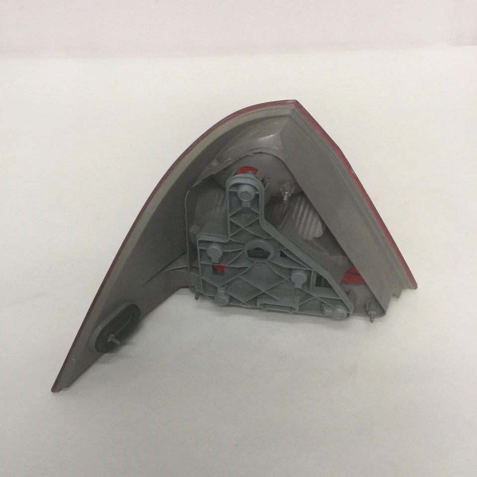 MERCEDES BENZ C230 C320 TAIL LIGHT RIGHT PASSENGER 2001 2002 2003 2004 OEM - Image 4 of 4