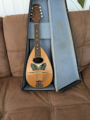 ANTIQUE/VINTAGE MANDOLIN IN ORIGINAL LEATHER CASE
