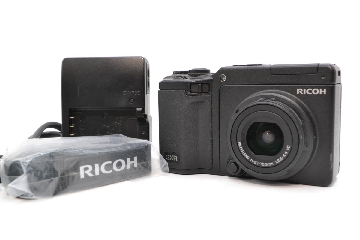 NEAR MINT RICOH GXR Digital Camera + S10 24-72mm f/2.5-4.4 Lens