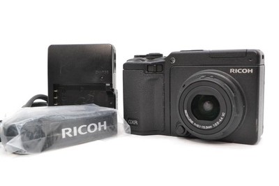 ABランク RICOH GXR S10 24-72mm デジタルカメラ NEAR MINT RICOH GXR Digital Camera + S10 24-72mm f/2.5-4.4 Lens