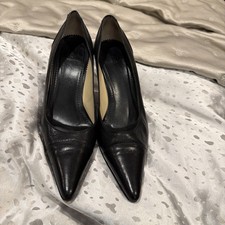 Gucci Leather Pointed Toe Black Stiletto Heel Pumps Size 8B 115157