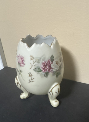 Vintage Inarco Three Footed Cracked Egg 5  Tall Vase Hand Painted Floral